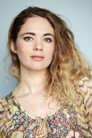 Chloé Renaud as Marie in Histoire(s) de Famille(s) 2022