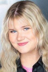 Bailey Stender as Kim in Merry Kiss Cam 2022