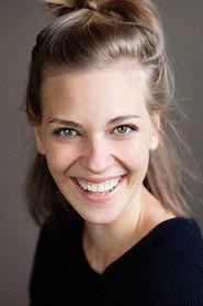 Lara Waldow as Wanda in La Deutsche Vita 2017