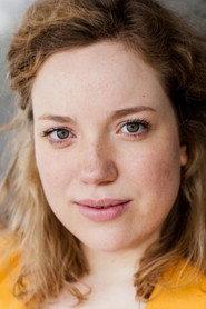 Judith Muschalla as Nike in Lieben 2006