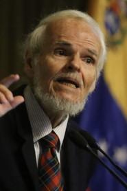 Luis Britto García as Self - Historian and Writer. Venezuela in The Inconclusive Independence 2010
