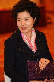 Yoon Mi-ra as Ji-soon in Wives on Parade 1974