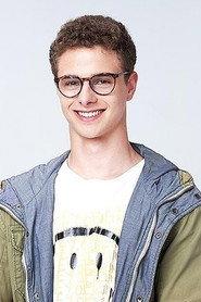 Jakub Zdrójkowski as Gabryś, syn Krzysia i Magdy in Superheroes 2010