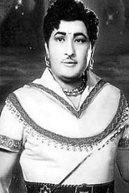 Kanta Rao as Raghu in Desa Drohulu 1964