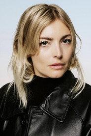 Aude Pépin as Nina (voice) in In-Between 2012