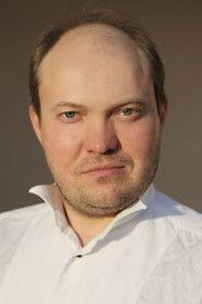 Dennis Good as Male Smoker in Bad Day at the Office 2014