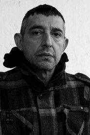 Roberto Cairo as Delincuente in Dirty Vivancos III 2002