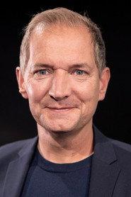 Karl Vannieuwkerke as Voice-over in De Gemiste Kans, EK 2016 2019