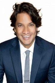 Xavier Torres as Carlos in Sol de medianoche 2017