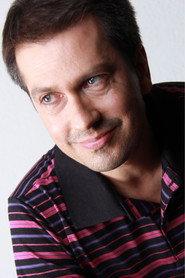 Fernando Peron as Aloísio in Deixe-me Viver 2016