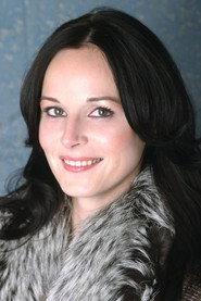 Jennifer Fay Hopkins as Victoria Sinclair in Inside Naked News 2006
