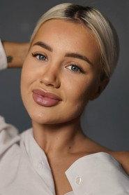 Sonja Aiello as Mia in Island of Doom 2023