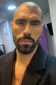 Orlando Alfaro as Carlos in El vigilante 2021