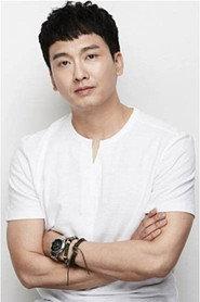 Jung Eun-Chan as Ki-Hoon in Running Seven Dogs 2001