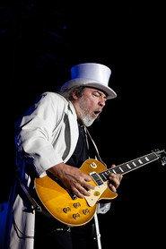 György Molnár as E-Gitarre in Omega 50 2012