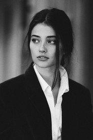 Blanca Soler as Chica in Superamor 2024
