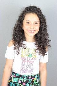 İrem Bakıner as Duygu (Küçüklüğü) in Hot Sweet Sour 2017