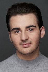 Alejandro Mesa as Juanjo in Descarrilados 2021