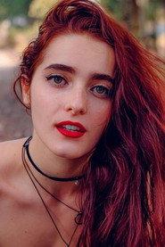Malu Ramos as Luiza in Fifteen 2014