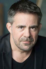 Sébastien Boissavit as Seb in Dans l'ombre des dunes 2022