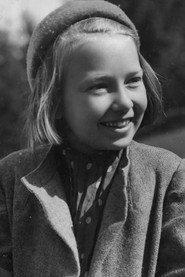 Maire Suvanto as Pipsa Suominen in Suomisen perhe 1941