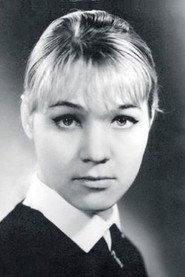 Nina Ruslanova as Zhena Yavtukha in Forbidden Empire 2014