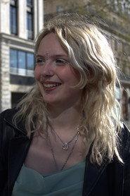 Madeleine Dutreuil as Lou in Et puis merde on s'aime ! 2025