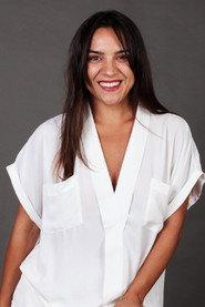 Neus Cortés as Jenny in Mi isla 2022
