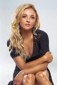 Karen Waldrup as Luna in Slumber's Kiss 2010