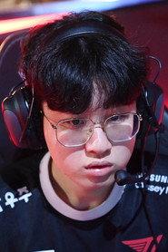 Choi Woo-je as Self in T1 Rose Together 2024