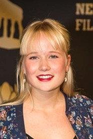 Roos Wiltink as Lisa in How to Avoid Everything 2014
