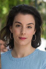 Alexia Séféroglou as Caissière Relay in Long Time No See 2021
