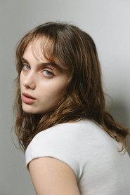 Martina La Manna as Giulia in La chaleur 2026
