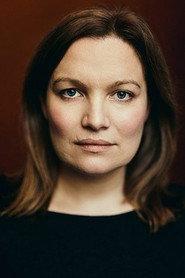 Natalie Thomas as Ashley in Amateurs 2013