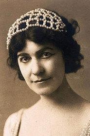 Georgia Wilson as Stepsister in Cinderella 1914