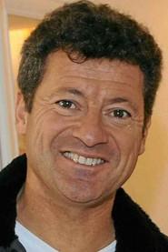 Francis Ginibre as Bernard in Repas de famille 2014