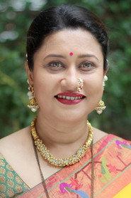 Suchitra Bandekar as Santha in Amrutham Chandamama Lo 2014
