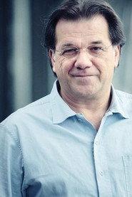Claude Desjardins as Serveur in Amoureux fou 1991