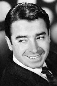 Julio Riscal as Pietro in Marinai, donne e guai 1958