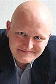 Rafał Dajbor as Psychol in Convict 2015