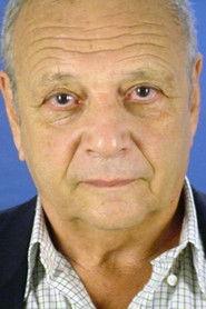 Harry Havilio as Zavalía in Casas de fuego 1995