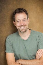 Joe Bauer as John in Australiens 2015
