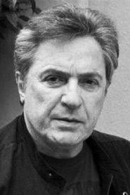 Antonio Grimau as Enrique García Del Campo in Caballos salvajes 1995