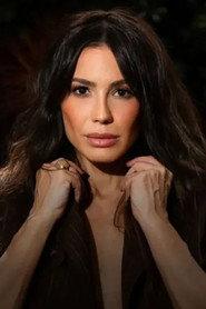 Juliana Knust as Sabrina in Intruso 2016