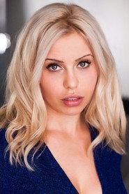 Simona Shyne as Skye in Slasher Party 2019