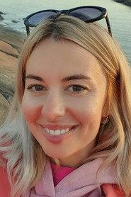 Nataliya Dreshpan as la ragazza del bar in Amore Crononauta 2017
