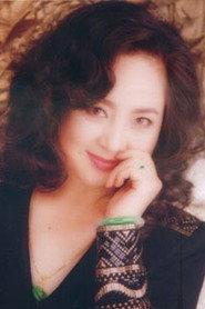 Zhang Jinling as 贺玉莹 in A Seat in Manager's Office 1984