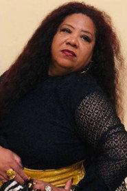 Renata Aquino as Garçonete Laura in Ilza Needs Tomatoes