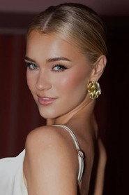 Julia Korpinen as Claara in Normaalii 2023