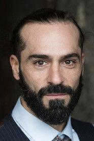 Franck Saurel as Vincent in Le Tableau de la Rue des Fleurs 2020